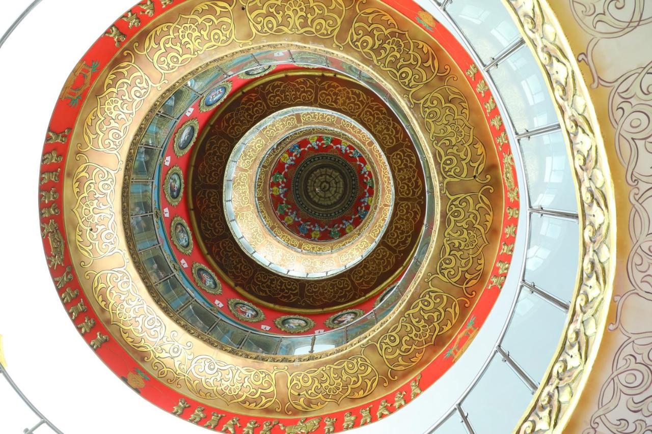 Gadiraju Palace Convention Centre & Hotel 비사카파트남 외부 사진