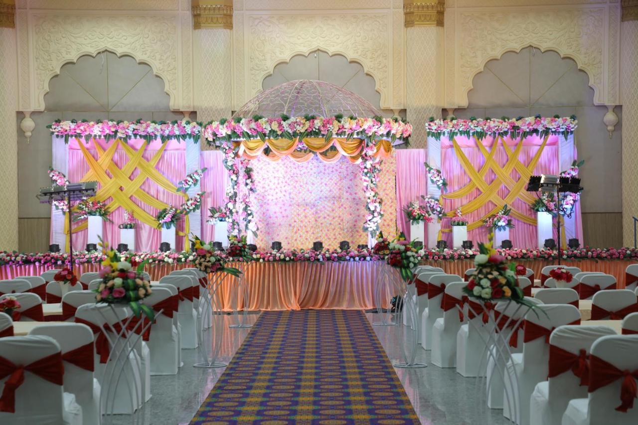 Gadiraju Palace Convention Centre & Hotel 비사카파트남 외부 사진