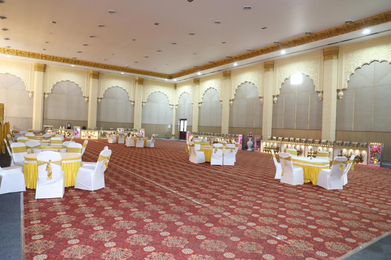 Gadiraju Palace Convention Centre & Hotel 비사카파트남 외부 사진