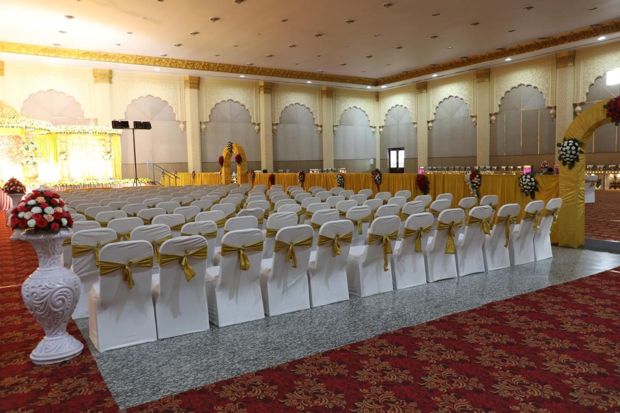 Gadiraju Palace Convention Centre & Hotel 비사카파트남 외부 사진