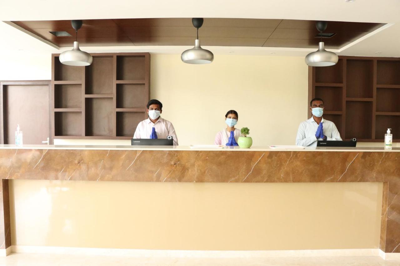 Gadiraju Palace Convention Centre & Hotel 비사카파트남 외부 사진