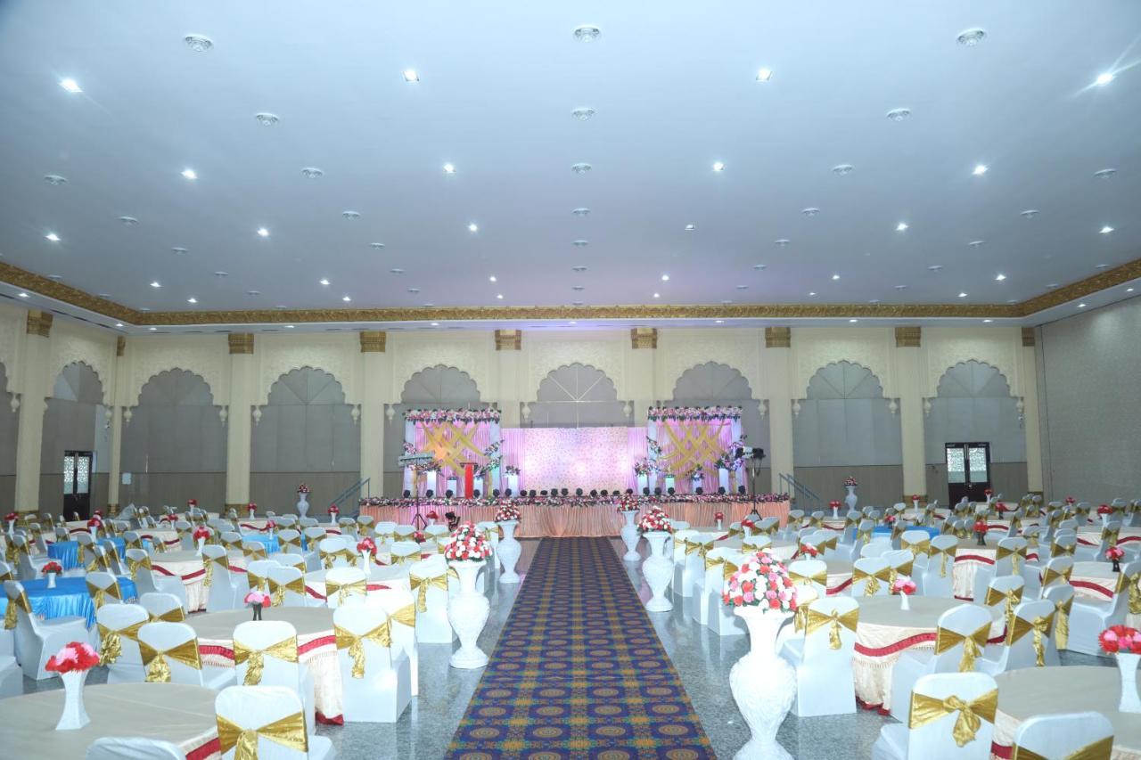Gadiraju Palace Convention Centre & Hotel 비사카파트남 외부 사진